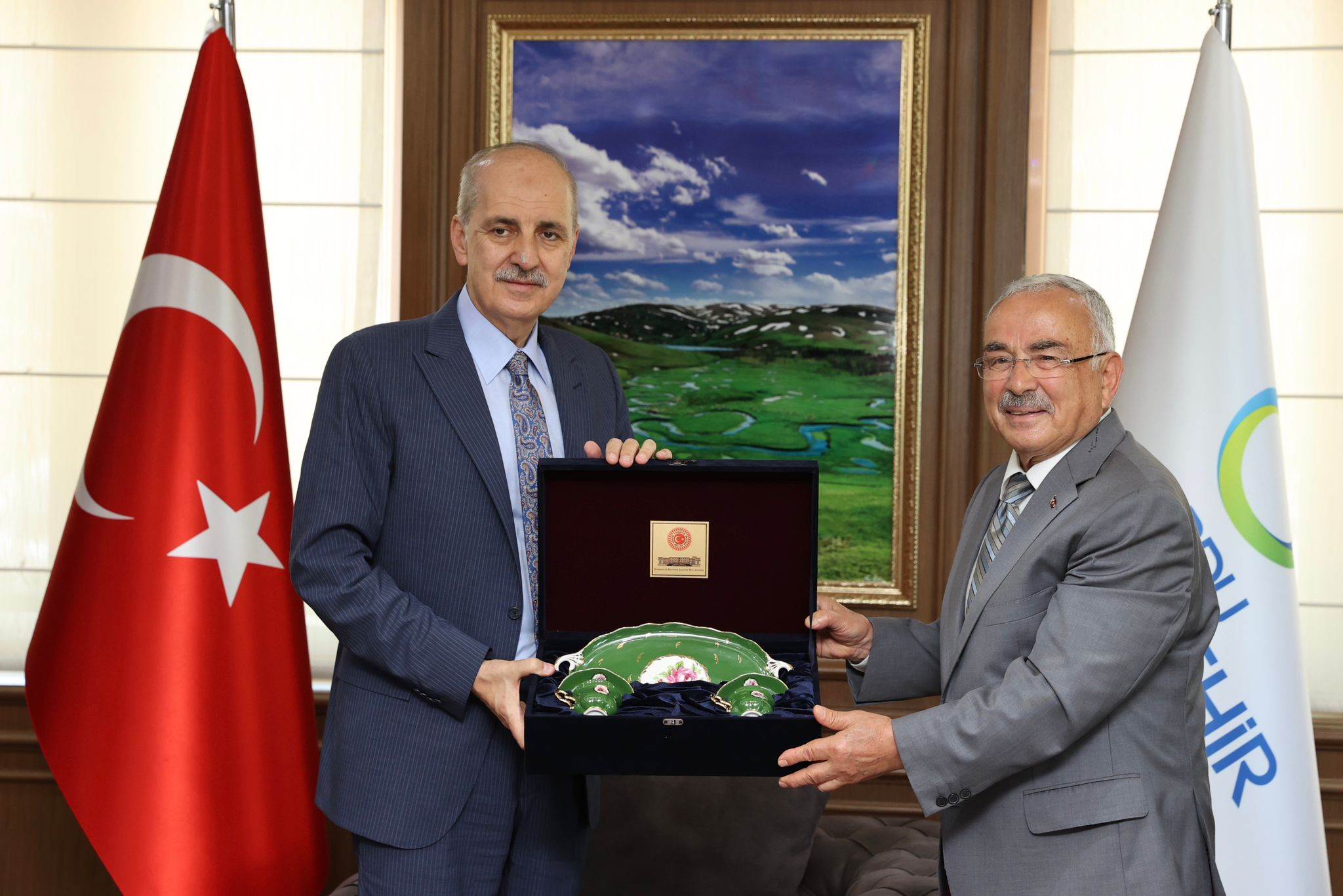 NUMAN KURTULMUŞ BÜYÜKŞEHİRDE